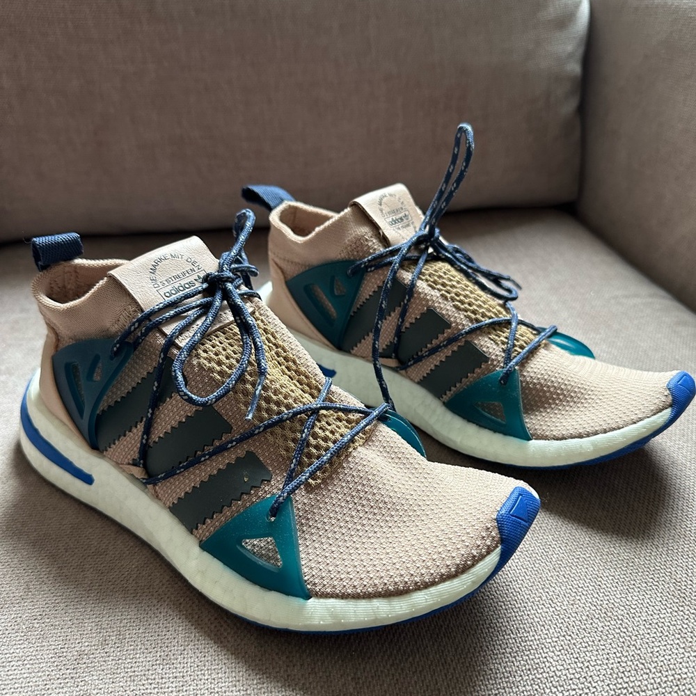 Adidas Originals Arkyn Women’s - !! WORN ONCE !!